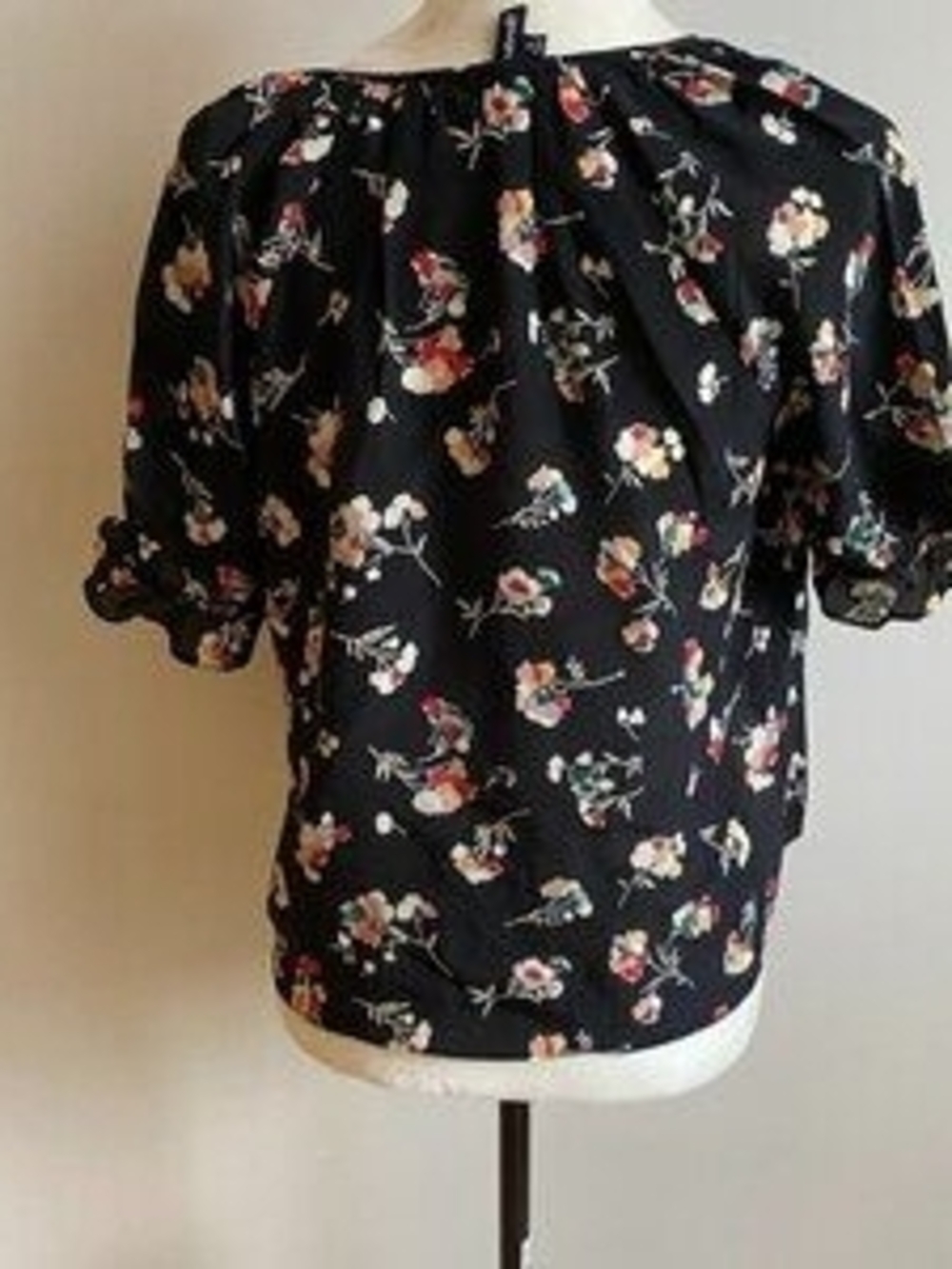 Floral Split-Neck Blouse - Black - Picture 5 of 5